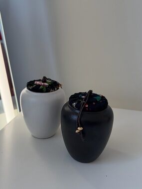 Set of 2 Modern Ceramic Lidded Decorative Jars – Black & White – 300 ML